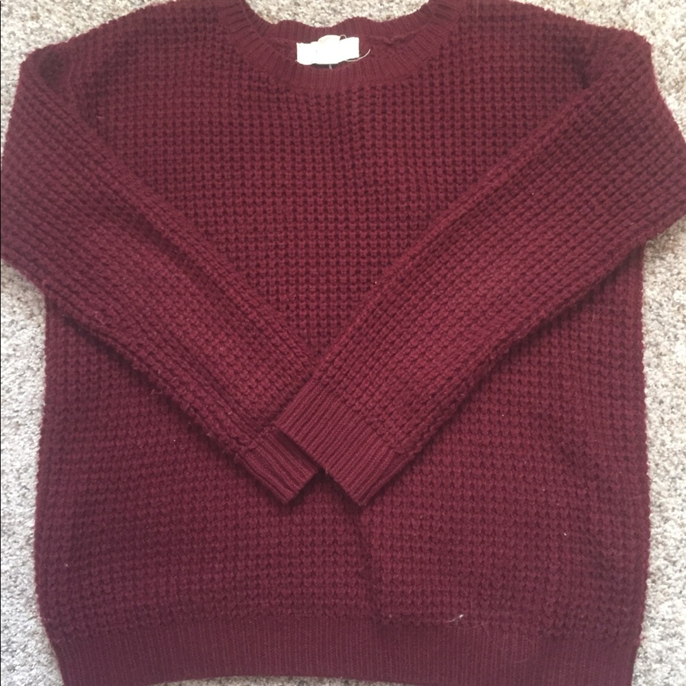 Maroon knitted sweater